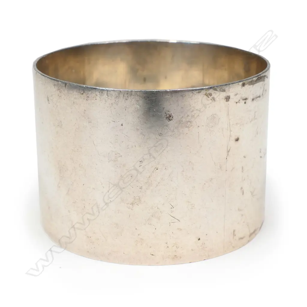 G Young (Dunedin) silver napkin ring, Image 1++